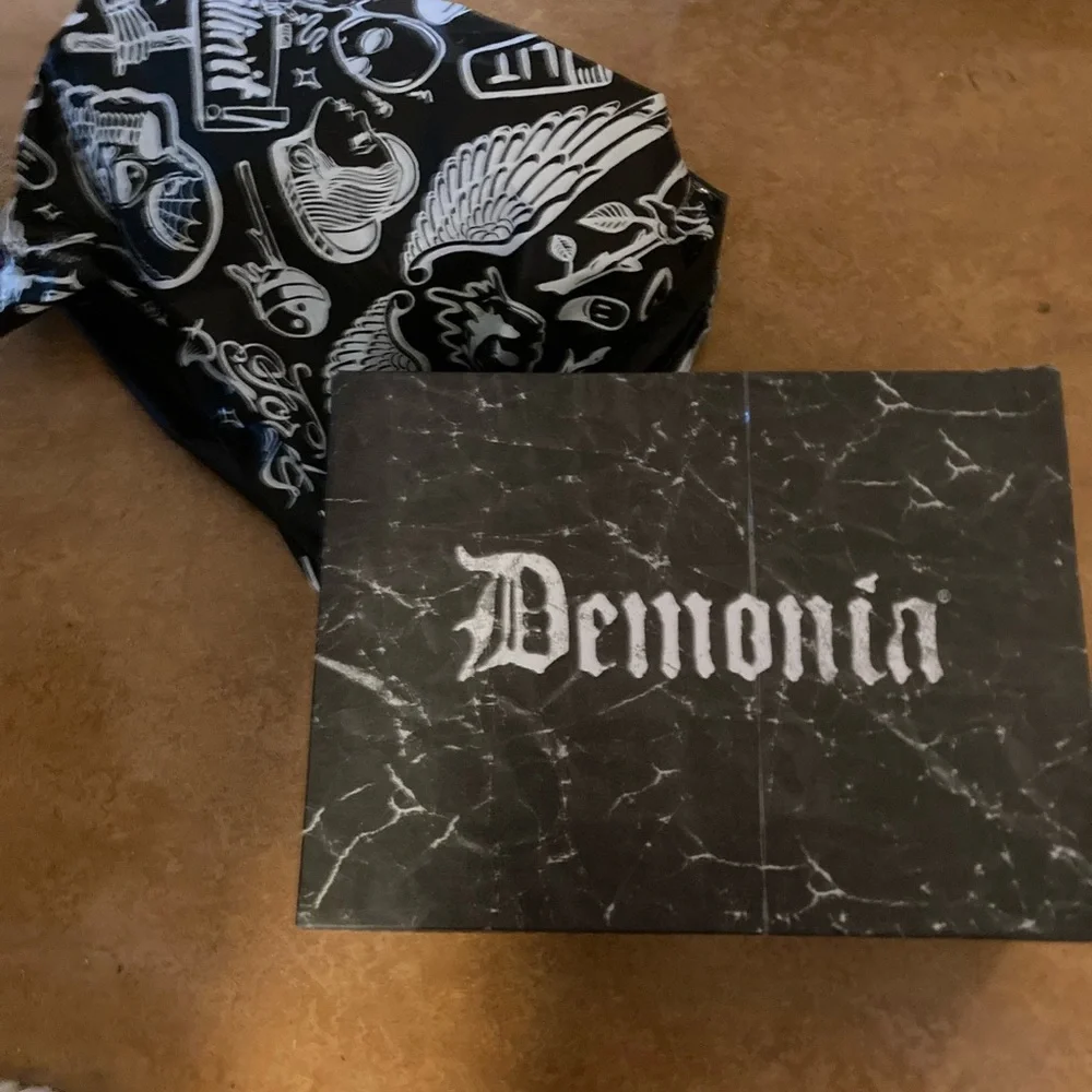 Demonia Camel 300 Wide Calf Thigh High Platform Boots size 6 black vegan leather - Picture 5 of 5